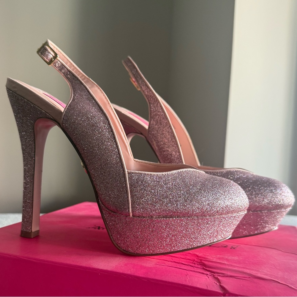 Betsy Johnson pink glitter pumps
